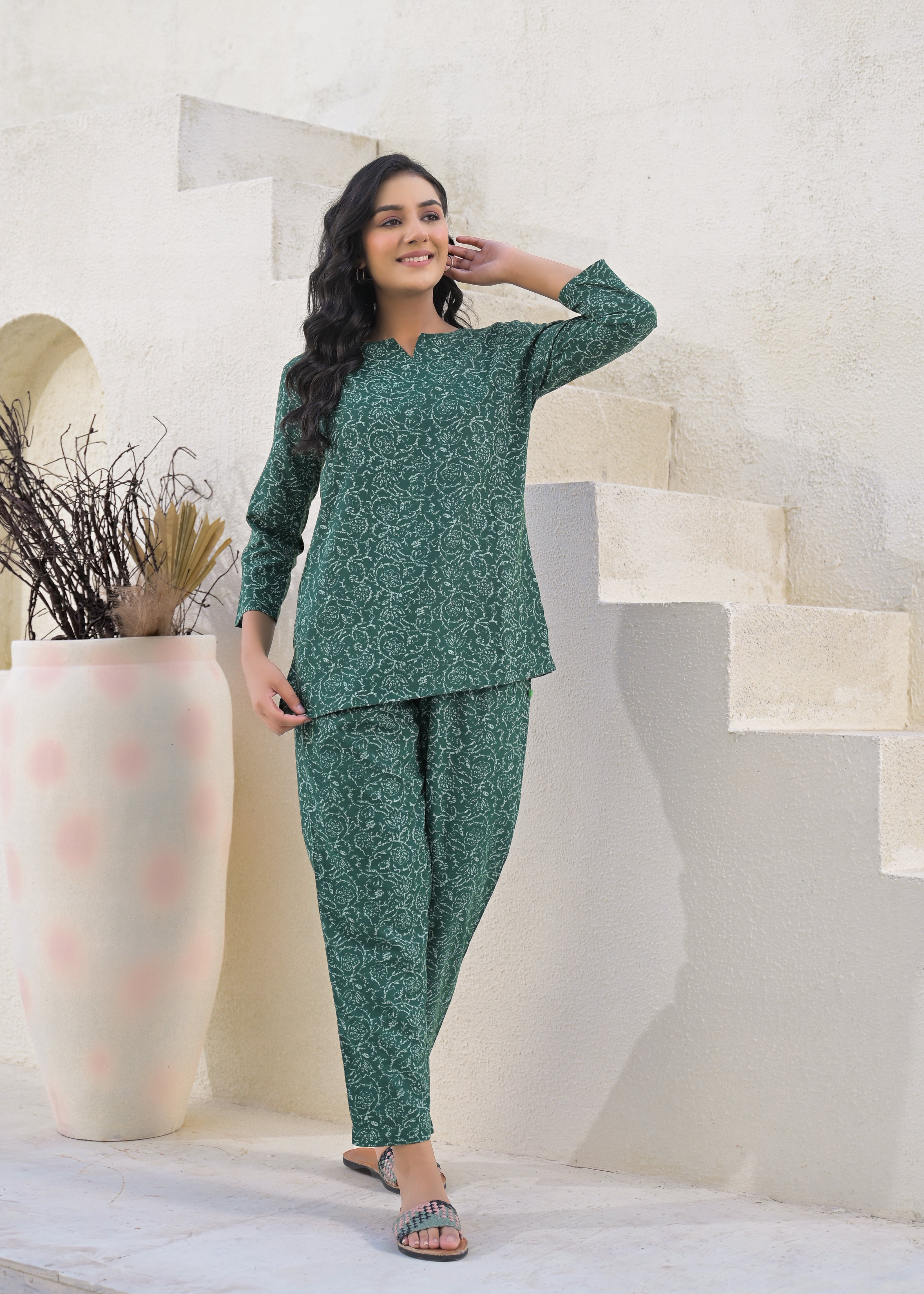 Printed Round Neck Top With Trousers Co-Ords