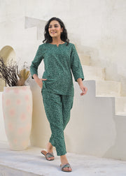 Printed Round Neck Top With Trousers Co-Ords