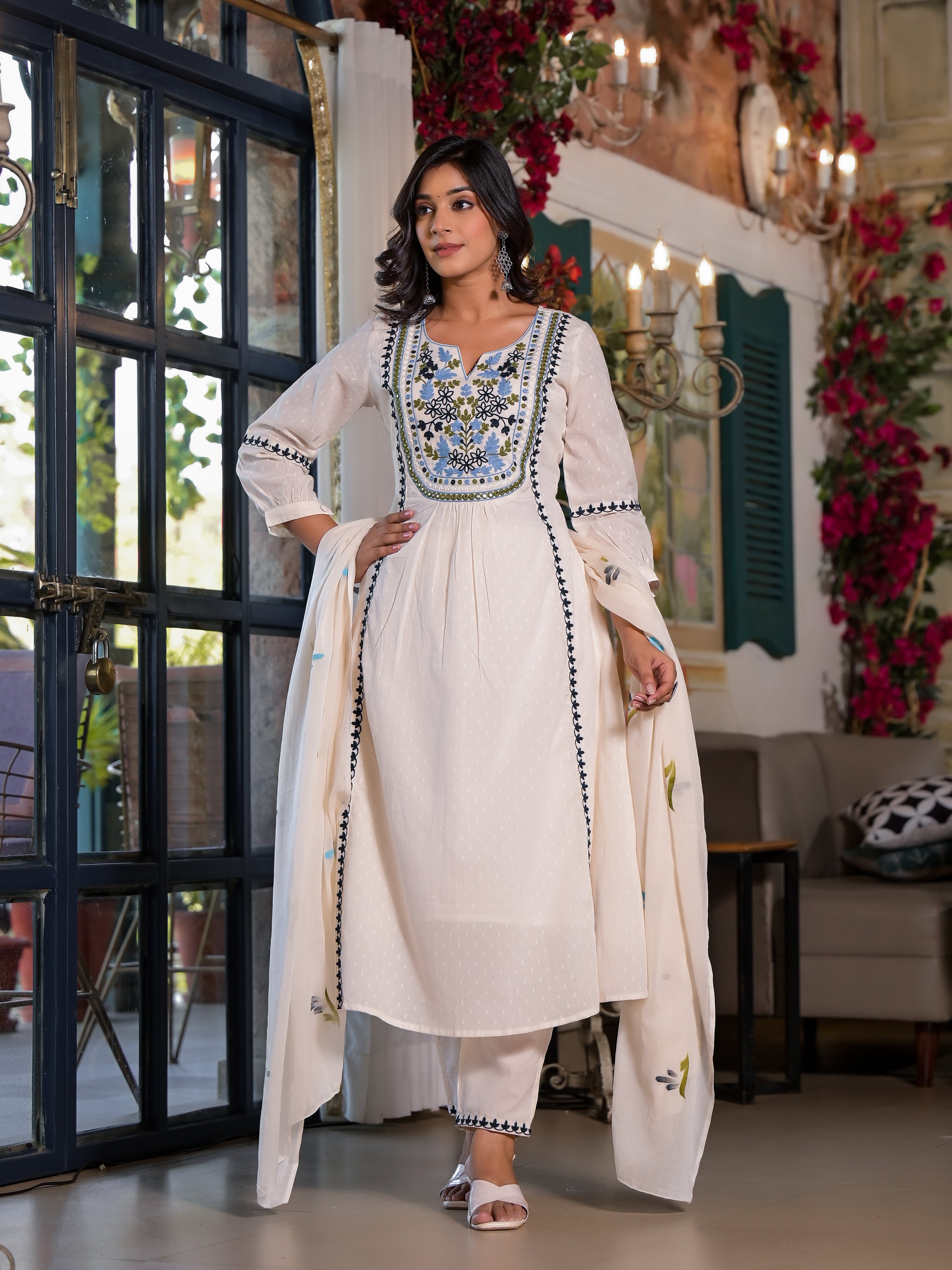 WHITE HANDPAINTED SUIT SET