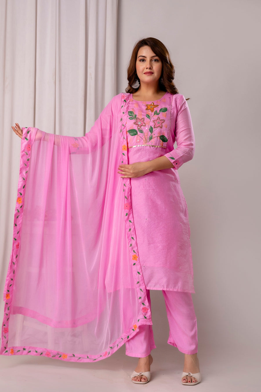 Women Floral Printed Kurta with Trousers & Dupatta