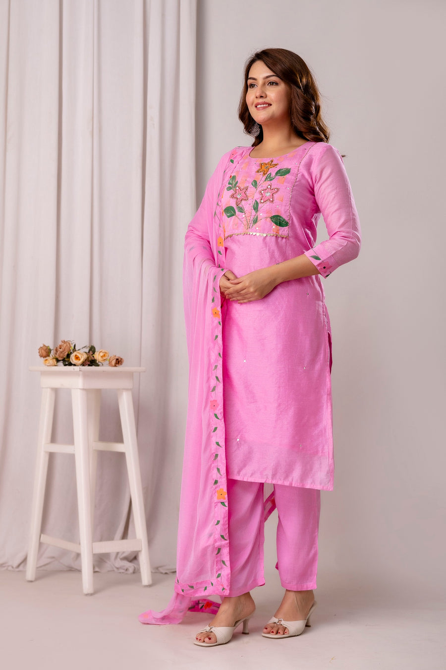Women Floral Printed Kurta with Trousers & Dupatta