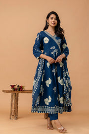 Women Printed Angrakha Pure Cotton Kurta with Trousers & With Dupatta