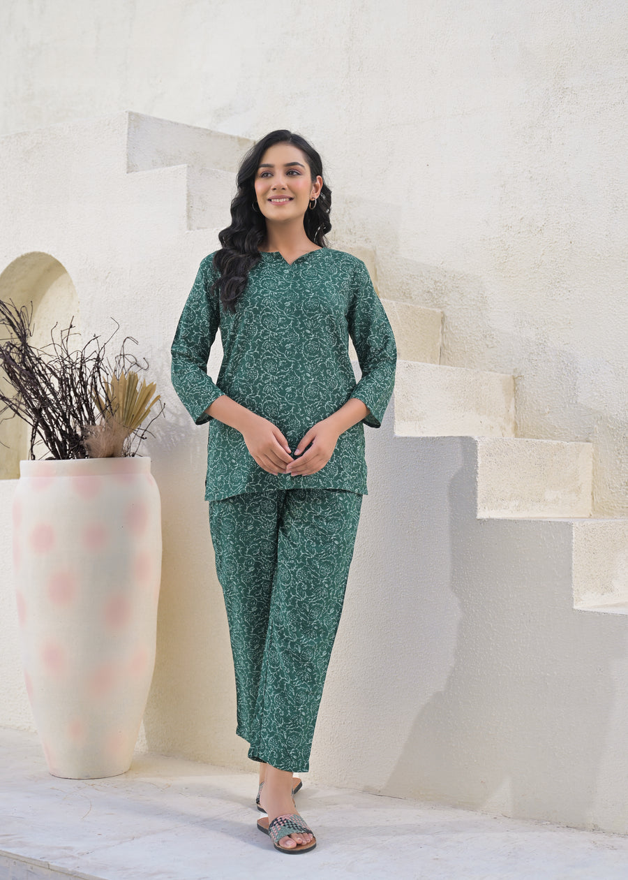 Printed Round Neck Top With Trousers Co-Ords