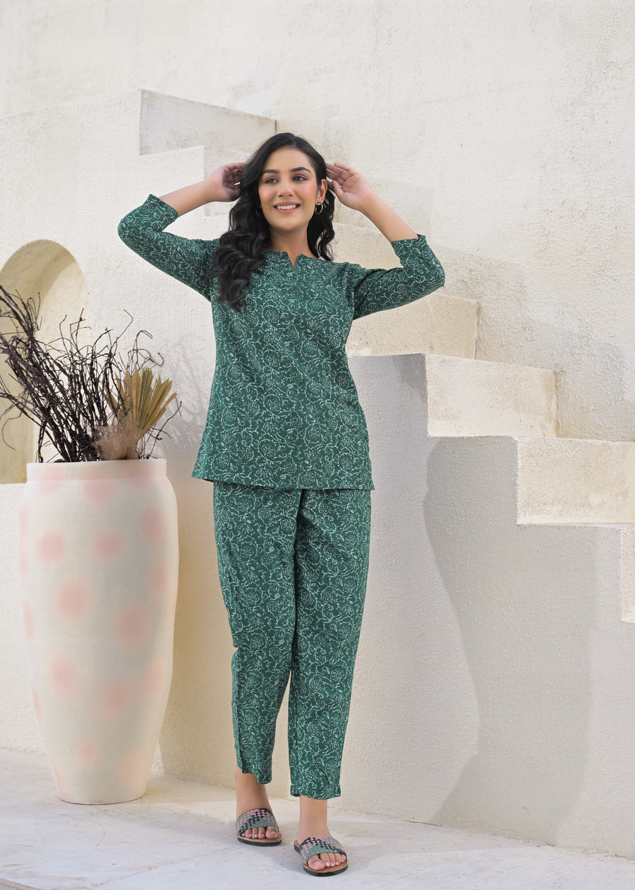 Printed Round Neck Top With Trousers Co-Ords