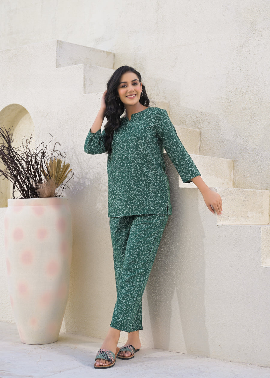 Printed Round Neck Top With Trousers Co-Ords