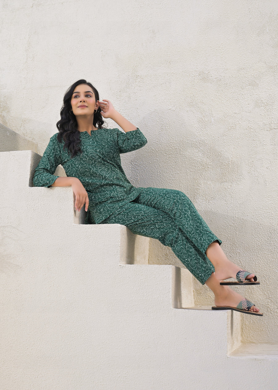 Printed Round Neck Top With Trousers Co-Ords