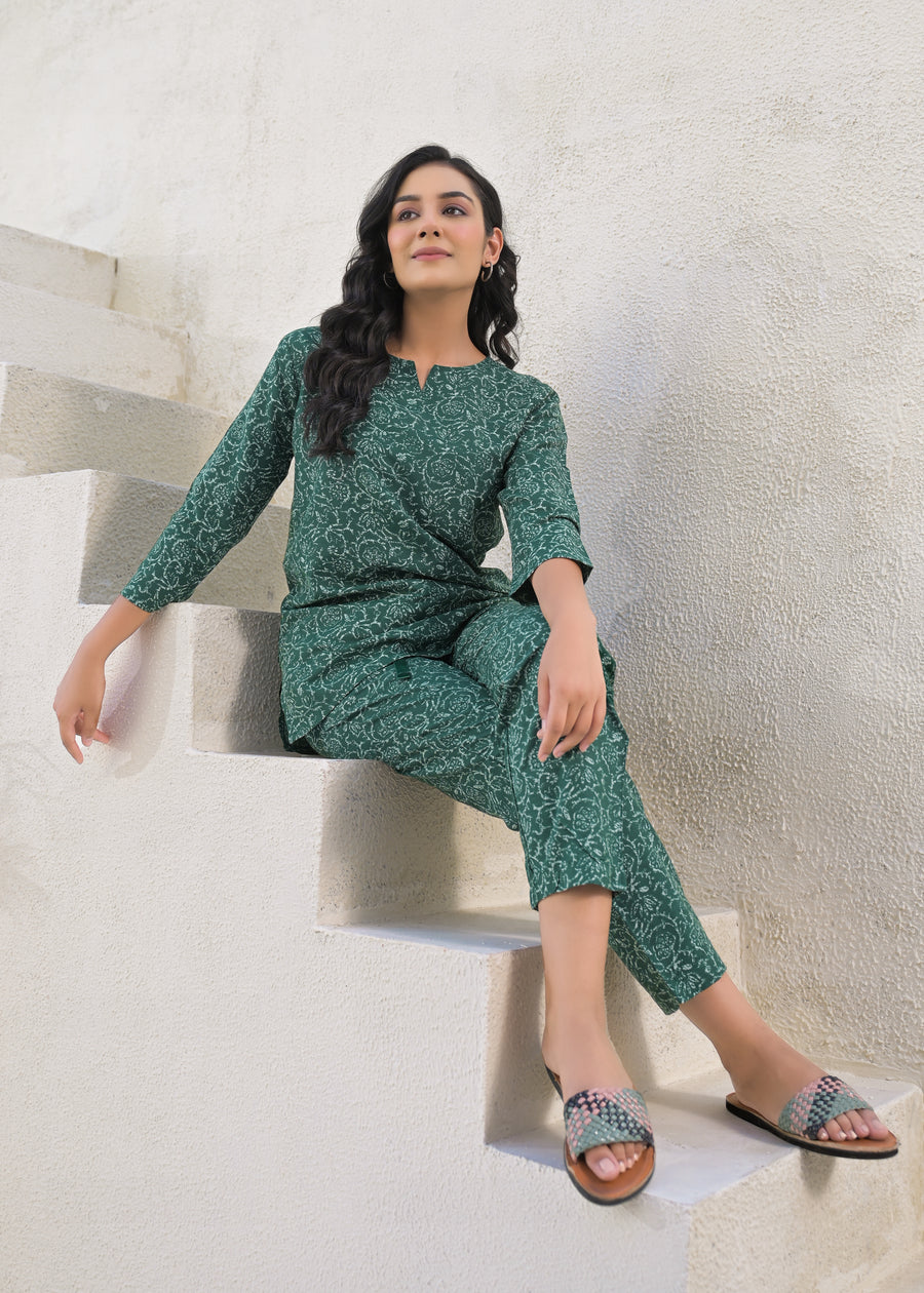 Printed Round Neck Top With Trousers Co-Ords